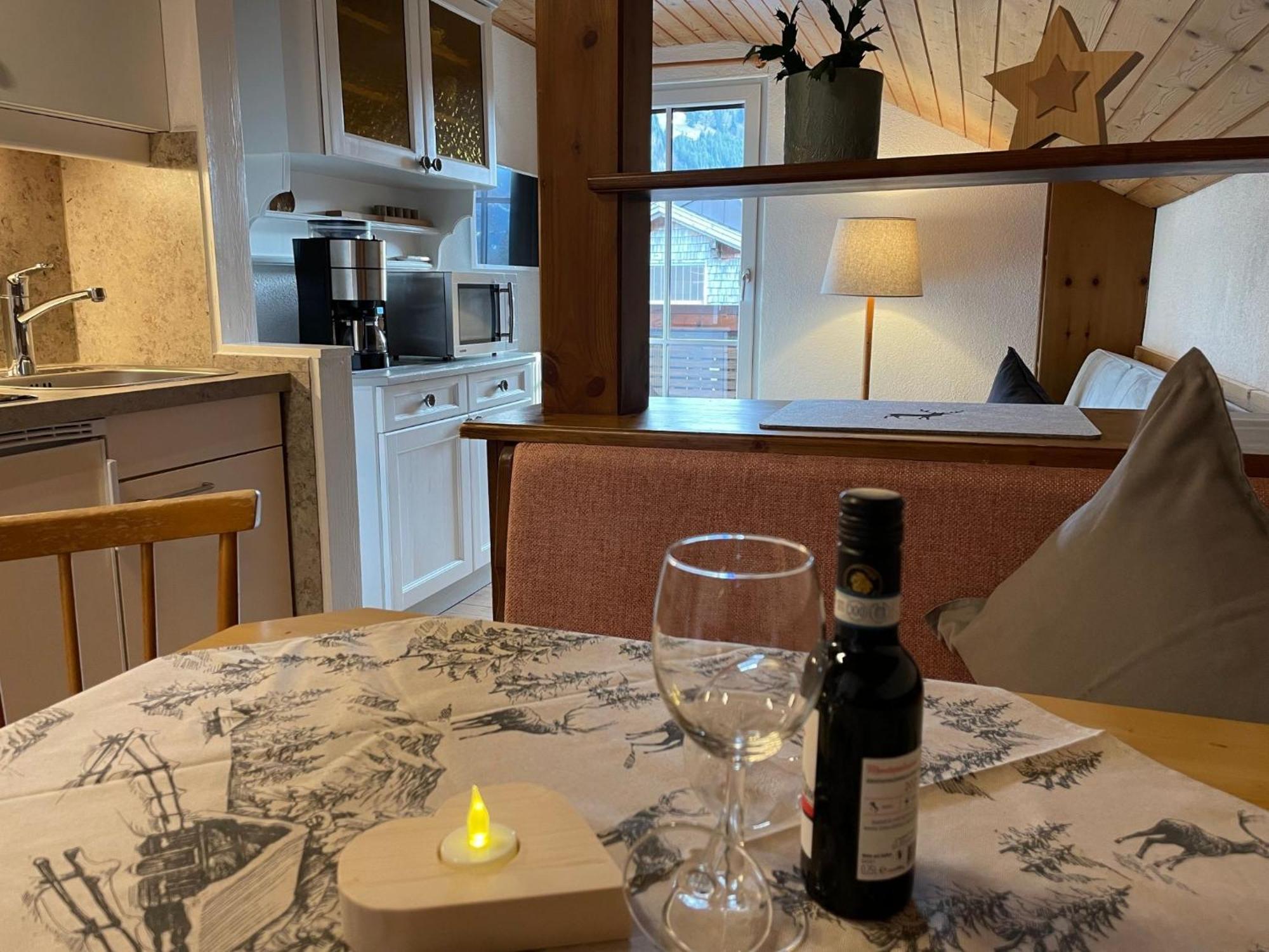 Gaestehaus Holl Schattwald Bagian luar foto