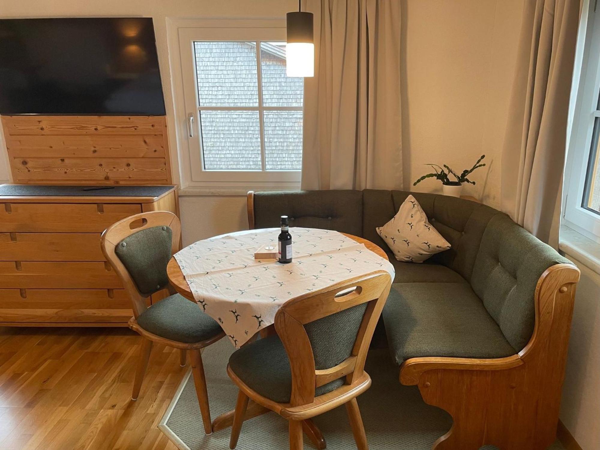 Gaestehaus Holl Schattwald Bagian luar foto