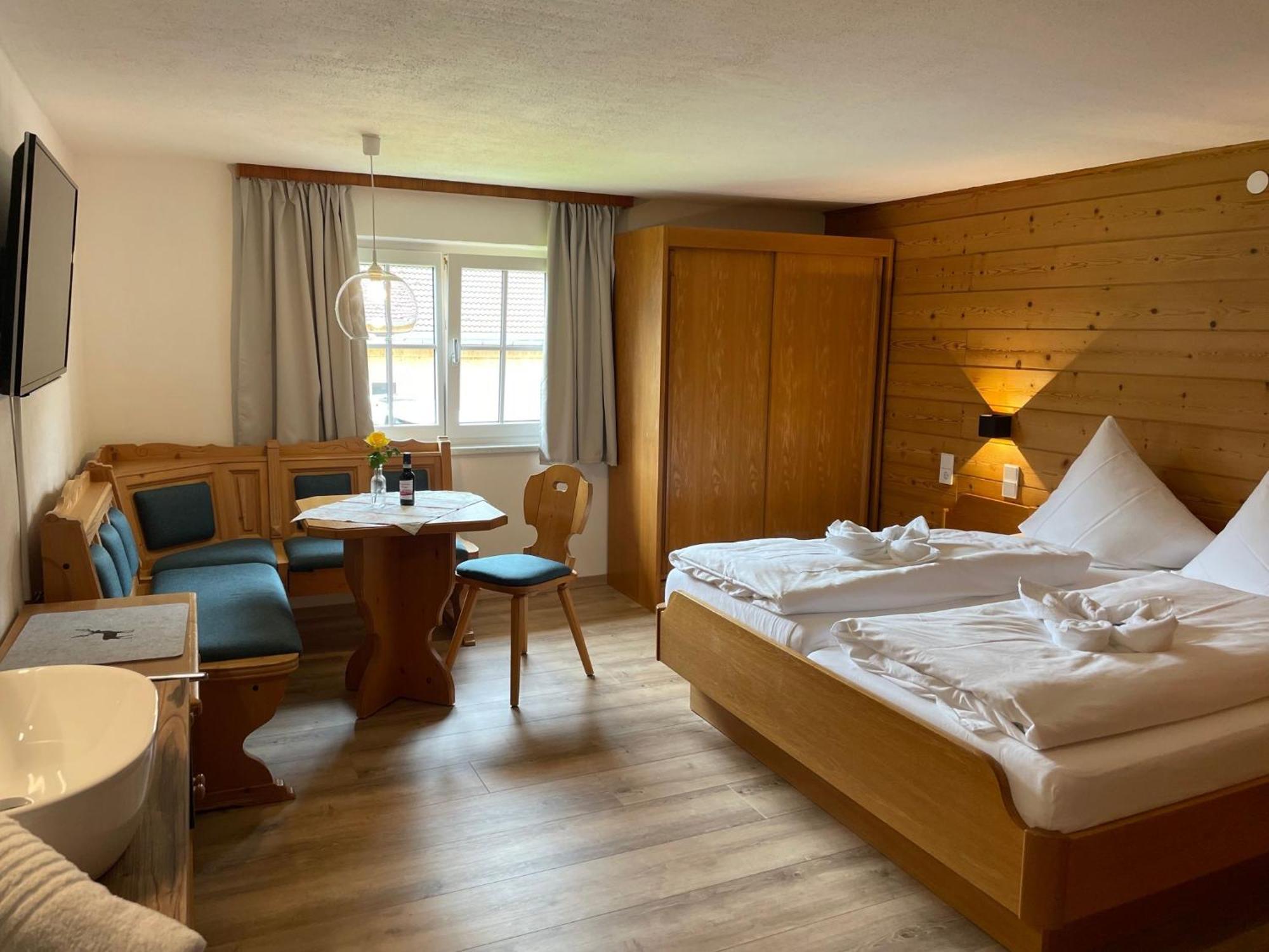Gaestehaus Holl Schattwald Bagian luar foto