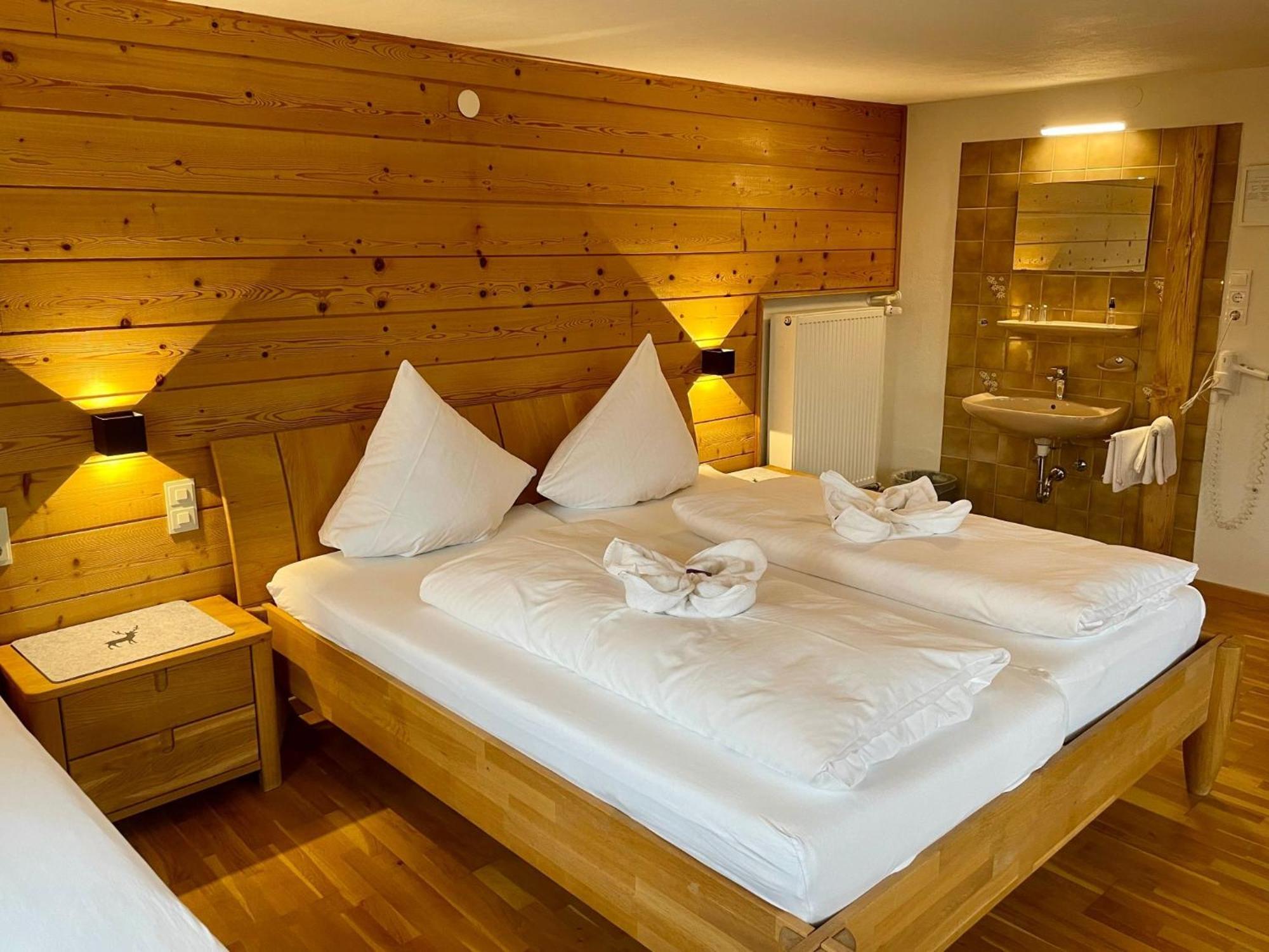 Gaestehaus Holl Schattwald Bagian luar foto