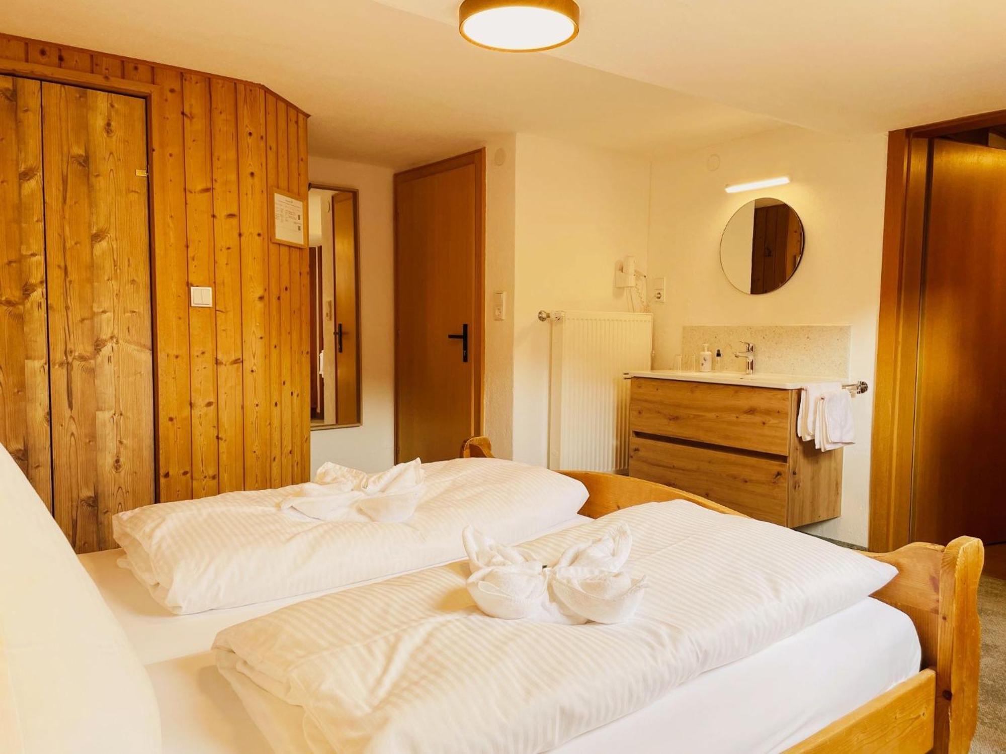 Gaestehaus Holl Schattwald Bagian luar foto