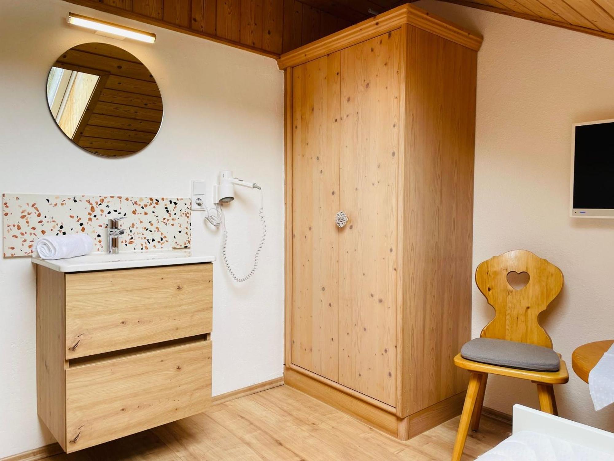 Gaestehaus Holl Schattwald Bagian luar foto